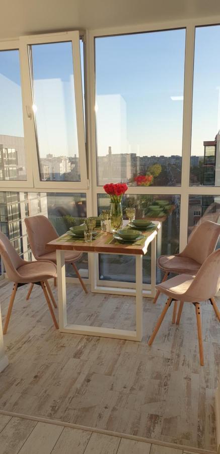 Dream Town Apartaments Біля Залізничного Вокзалу Lutsʼk Exterior foto